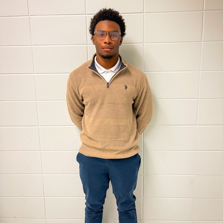 Our students sure looked nice on the first Quarter-zip Thursday. (Photo credits- Chloe Meredith)