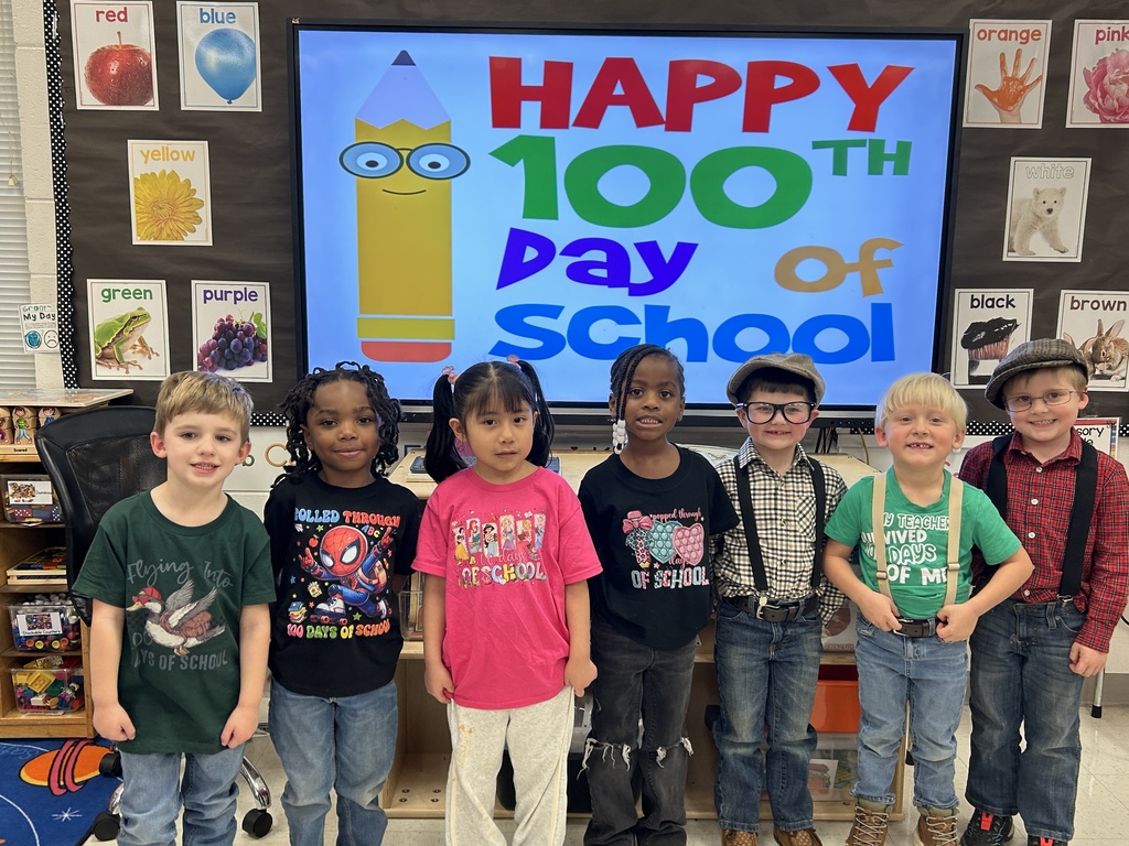 Mrs. Giddens' class was excited to celebrate the 100th day of school!!