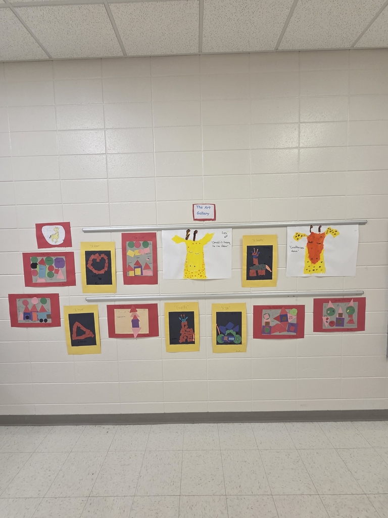Mrs.William's and Ms.Lopez's class showing off their Art Gallery.