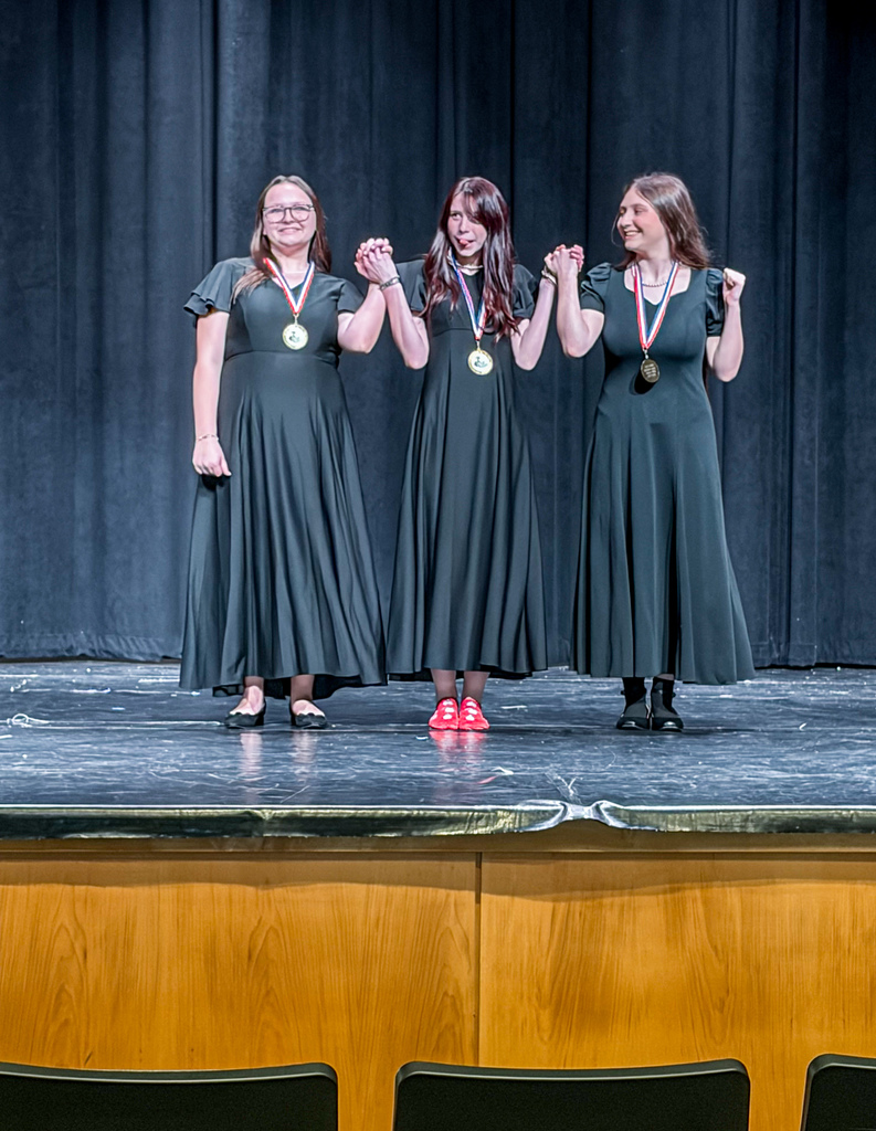 1st Place Winners for Girls Trio - Avery Vickers, Lakyn Dean & Rylie Williams