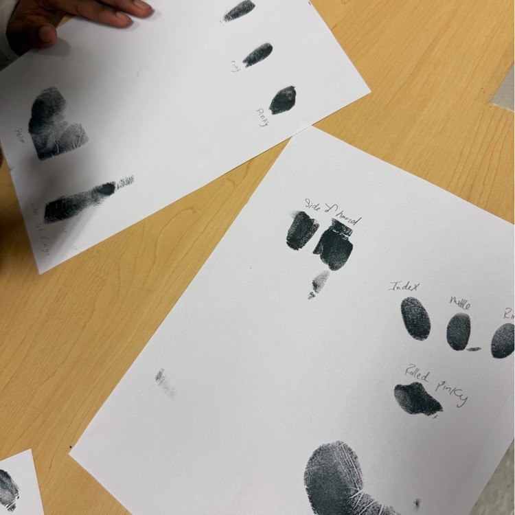 Mrs. Hayes’ Introduction to Healthcare class teamed up with Officer Akins’ Introduction to Law class to teach students about fingerprinting and its importance in both healthcare and law enforcement