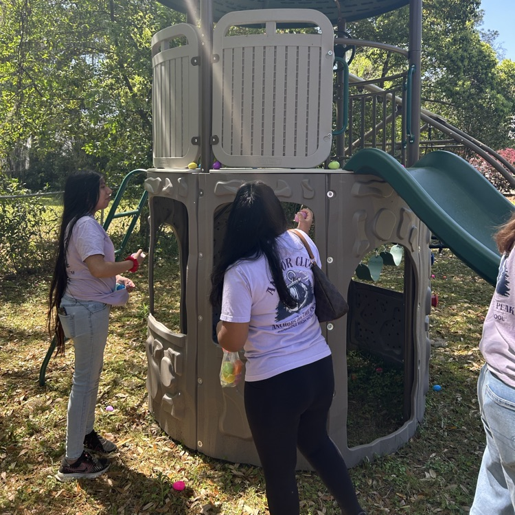 Anchor Club members helped with the Community Egg Hunt and Feed at St John's Episcopal Church. 