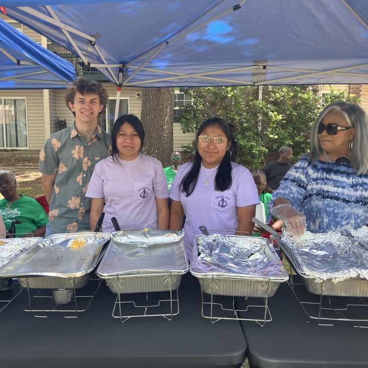 Anchor Club members Mitchell Carter, Angie Dominguez, and Angelica DeJesus helped with the Community Street Feed at Briarwood Apartments today.