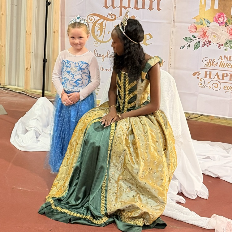 The Anchor Club and the Pilot Club of Bainbridge joined together for the first annual Princesses and Pancakes breakfast.  A great time was had by all. 