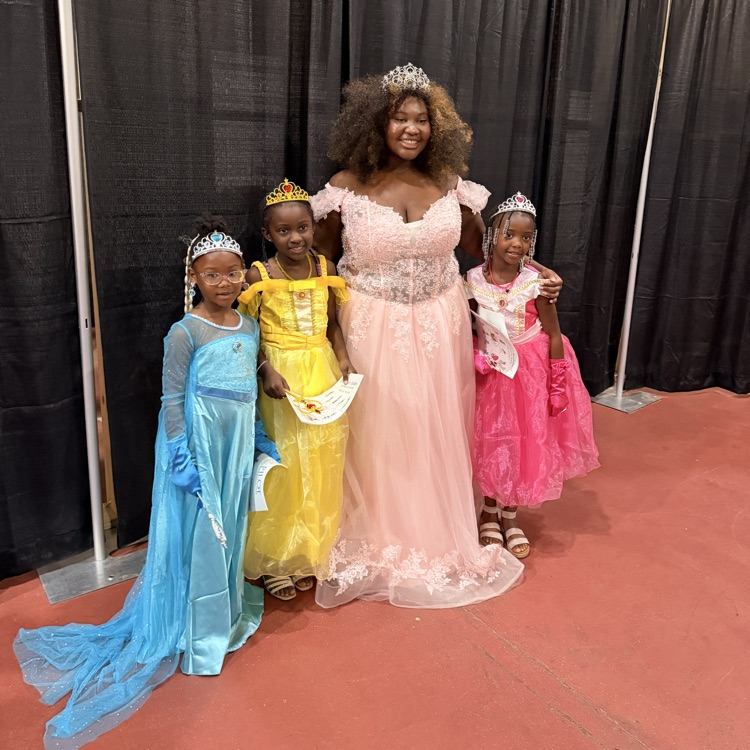 The Anchor Club and the Pilot Club of Bainbridge joined together for the first annual Princesses and Pancakes breakfast.  A great time was had by all. 