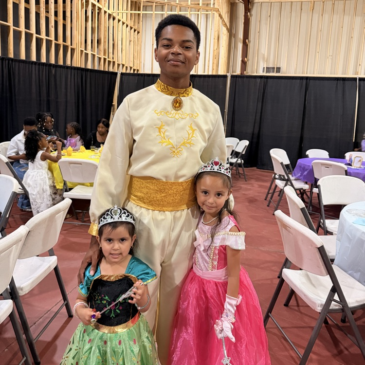 The Anchor Club and the Pilot Club of Bainbridge joined together for the first annual Princesses and Pancakes breakfast.  A great time was had by all. 