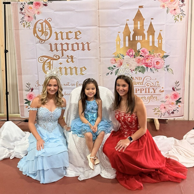 The Anchor Club and the Pilot Club of Bainbridge joined together for the first annual Princesses and Pancakes breakfast.  A great time was had by all. 