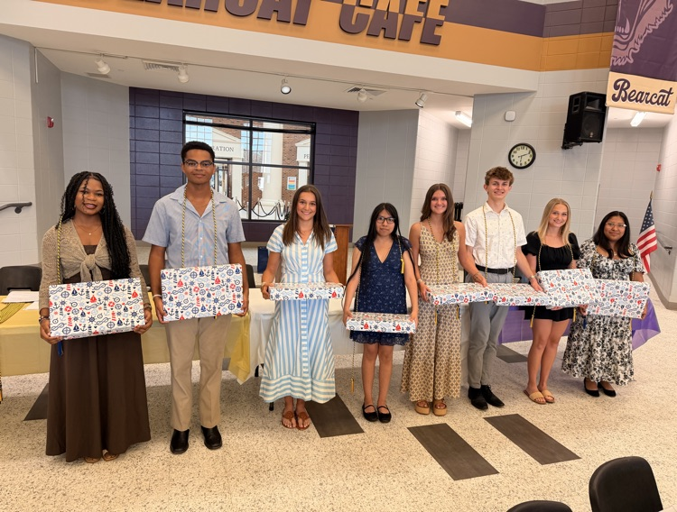 The Anchor Club celebrated outgoing officers and installed new officers for the 2026-2027 school year.   
