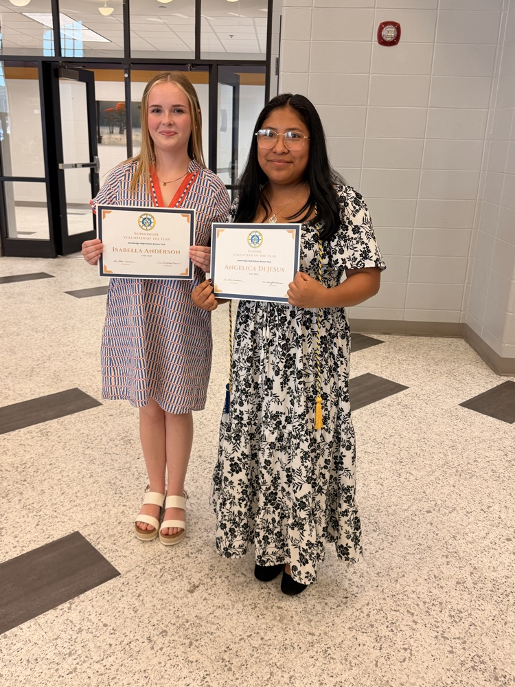 Sophomore and Senior Volunteer awards