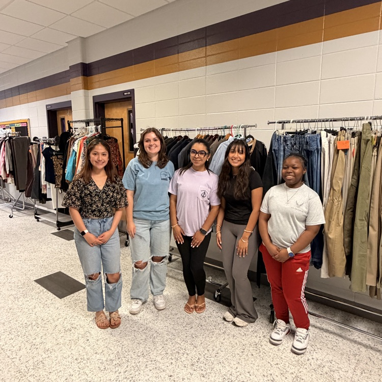 Come out to the Anchor Club Yard Sale (Saturday 9-3) and Sunday (1-4).  Rain or shine- at the high school (upstairs English wing). Support these great kids and get some great bargains! 