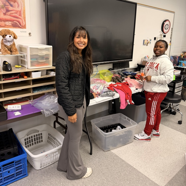 Come out to the Anchor Club Yard Sale (Saturday 9-3) and Sunday (1-4).  Rain or shine- at the high school (upstairs English wing). Support these great kids and get some great bargains! 