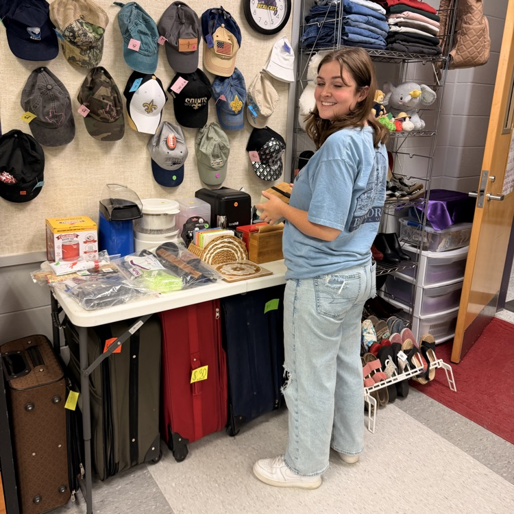 Come out to the Anchor Club Yard Sale (Saturday 9-3) and Sunday (1-4).  Rain or shine- at the high school (upstairs English wing). Support these great kids and get some great bargains! 