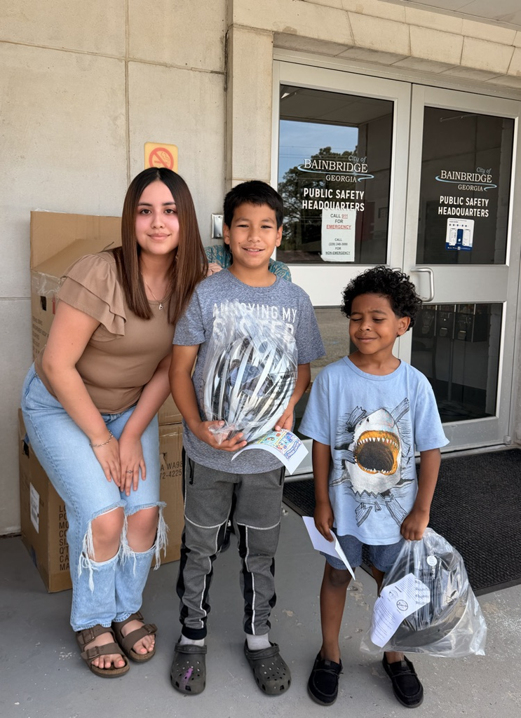 The Anchor Club partnered with the Pilot Club and Bainbridge Public Safety to distribute helmets as part of their brain safety initiative: