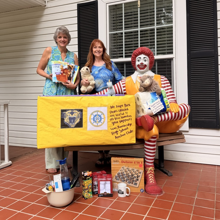On behalf of the Anchor Club, Dr Chambers and Ms Hawthorne dropped of a box of donations at the Ronald McDonald House.