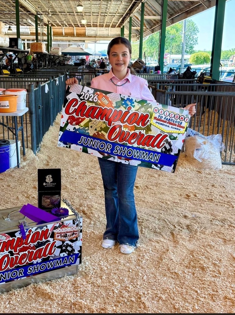 Maci Lynn exhibited  her Livestock SAE Projects on the state and national level. 