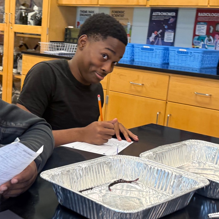 Biology students got hands-on experience exploring the characteristics of life! Students used both a model and a live worm to observe, identify, and connect the characteristics that all living organisms share.