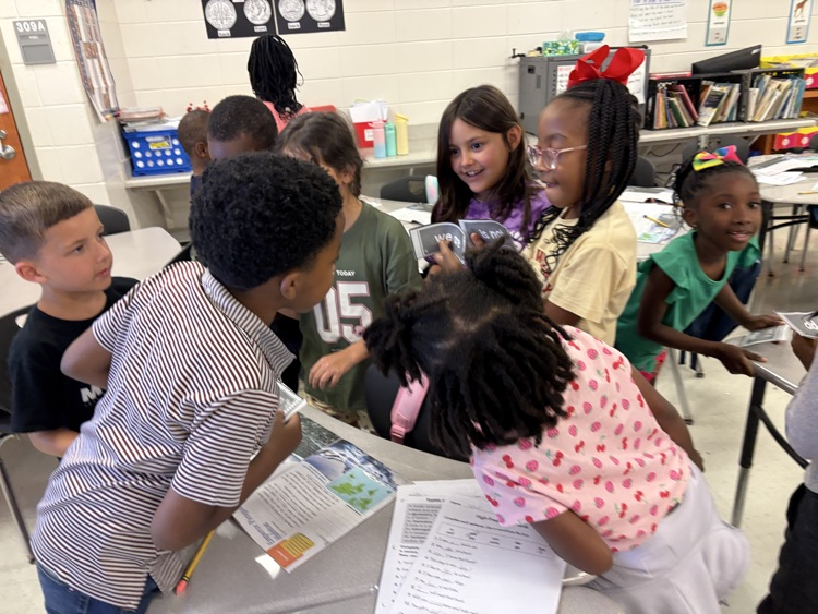 Ms. McMillan’s students walked around the room to find the person whose contraction matched their two words