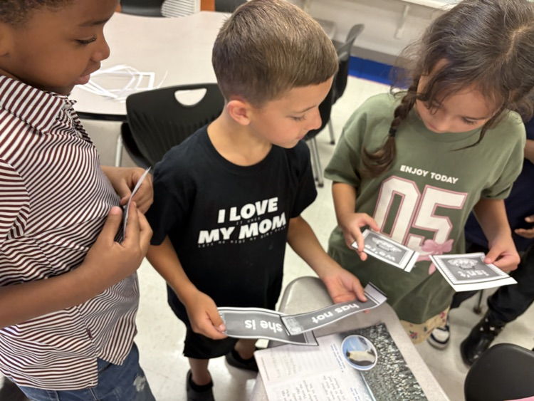 Ms. McMillan’s students walked around the room to find the person whose contraction matched their two words