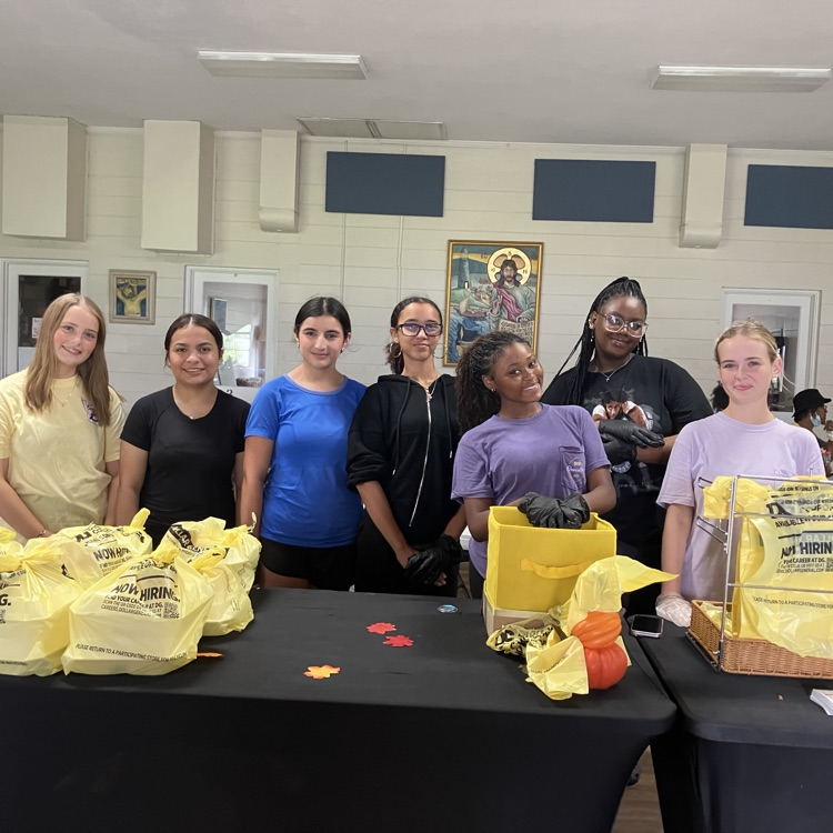 Anchor members joined A & S Foundation to distribute 150 meals, 50 clothing bags, 50 blessing bags and 2 birthday boxes to members of the community. 