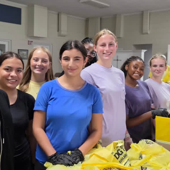 Anchor members joined A & S Foundation to distribute 150 meals, 50 clothing bags, 50 blessing bags and 2 birthday boxes to members of the community. 