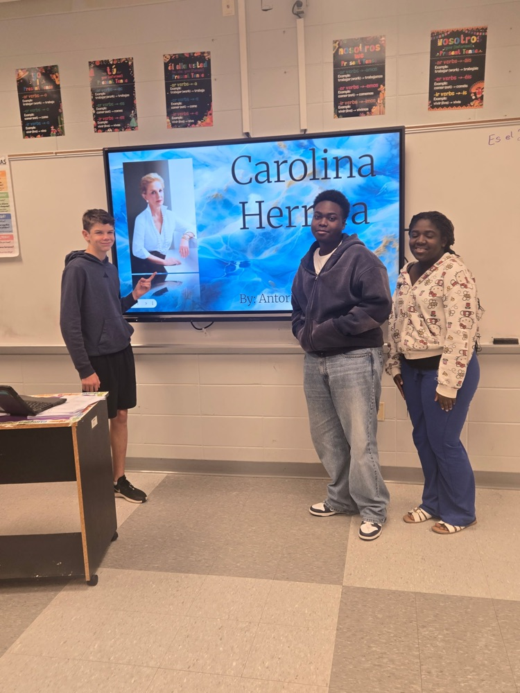 Spanish III students researched the influence Hispanic designers have on the fashion industry and presented their results to the class.