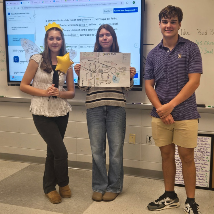 Spanish III students make maps to study living in a bigger city
