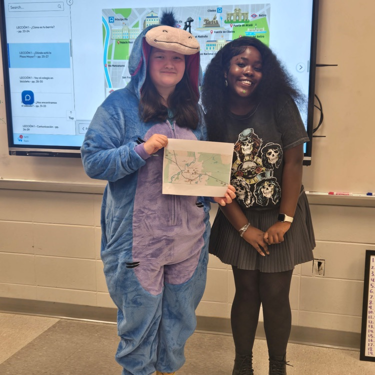 Spanish III students make maps to study living in a bigger city