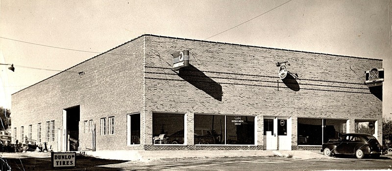 Historic photo of the Flusche building