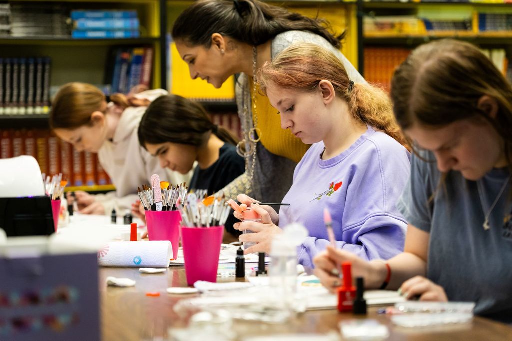 HomeLink highlights of students creating 