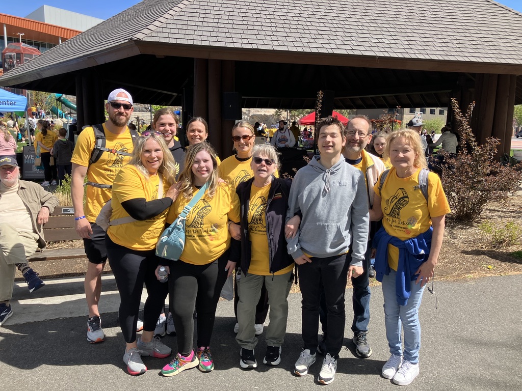 Picture of teachers and high school students getting ready to walk the "steps for autism" 5k
