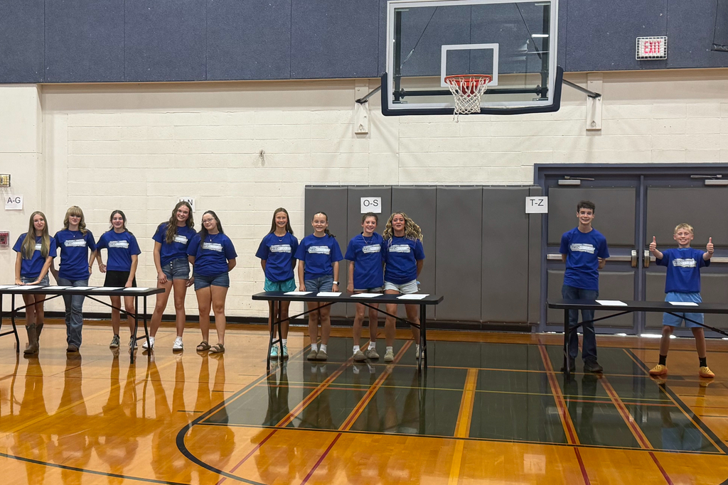8th graders ready to help the 6th graders