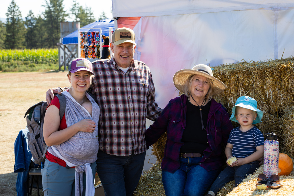 Home Link photos at families at Siemers Farm