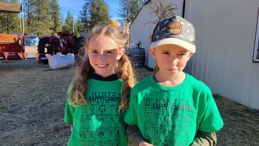 DPE Students at the pumkin patch