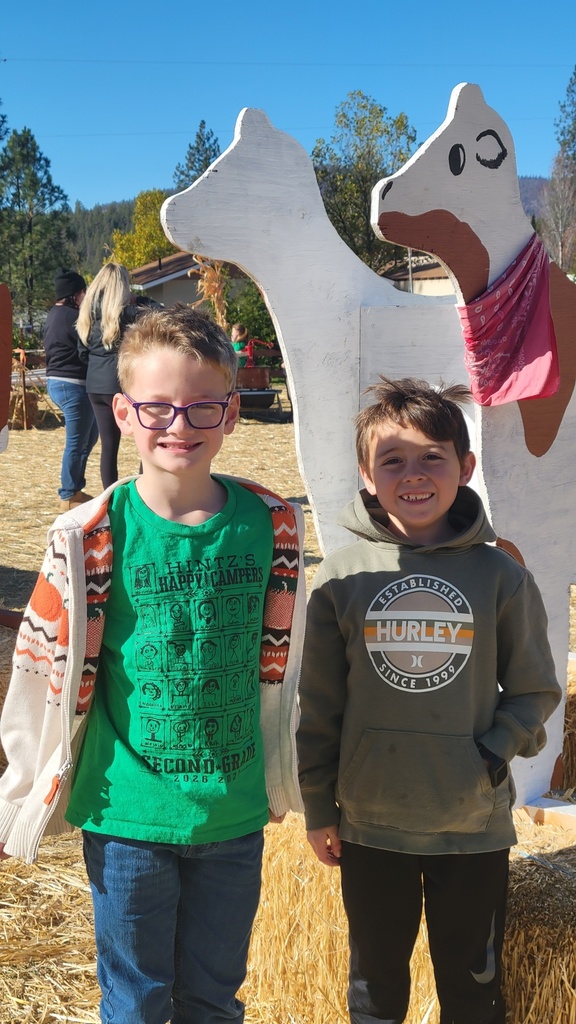 DPE Students at the pumkin patch