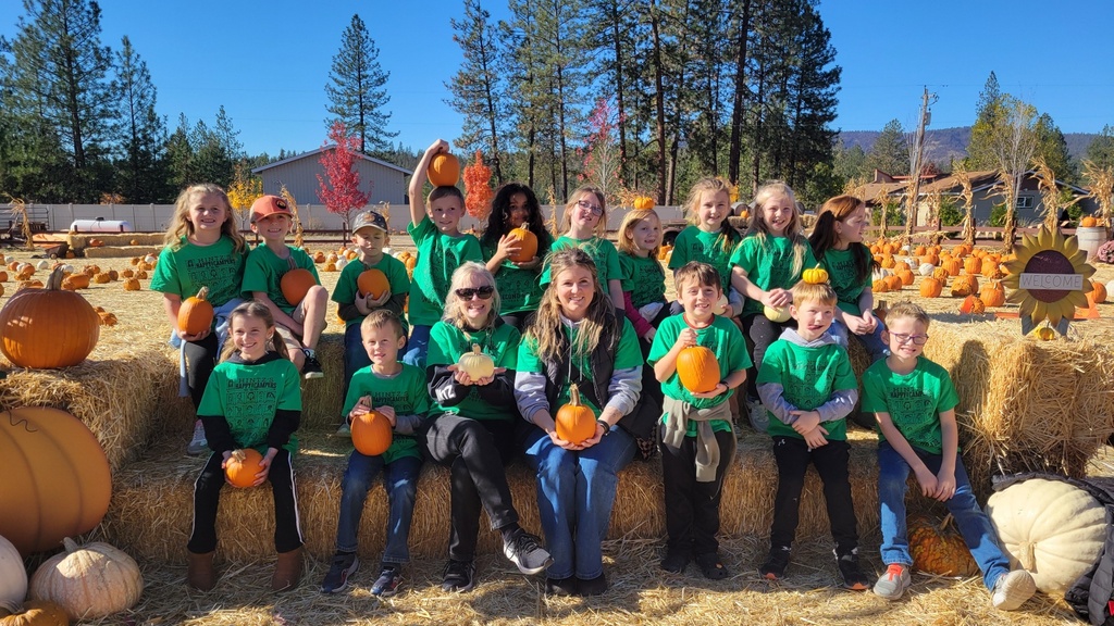 DPE Students at the pumkin patch