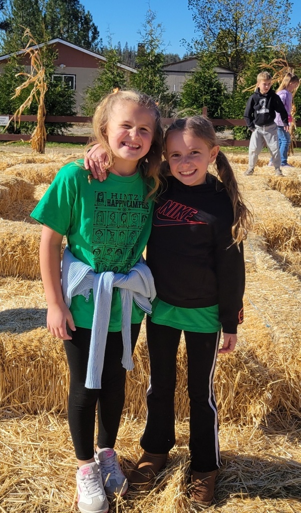 DPE Students at the pumkin patch