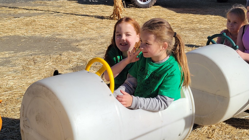 DPE Students at the pumkin patch