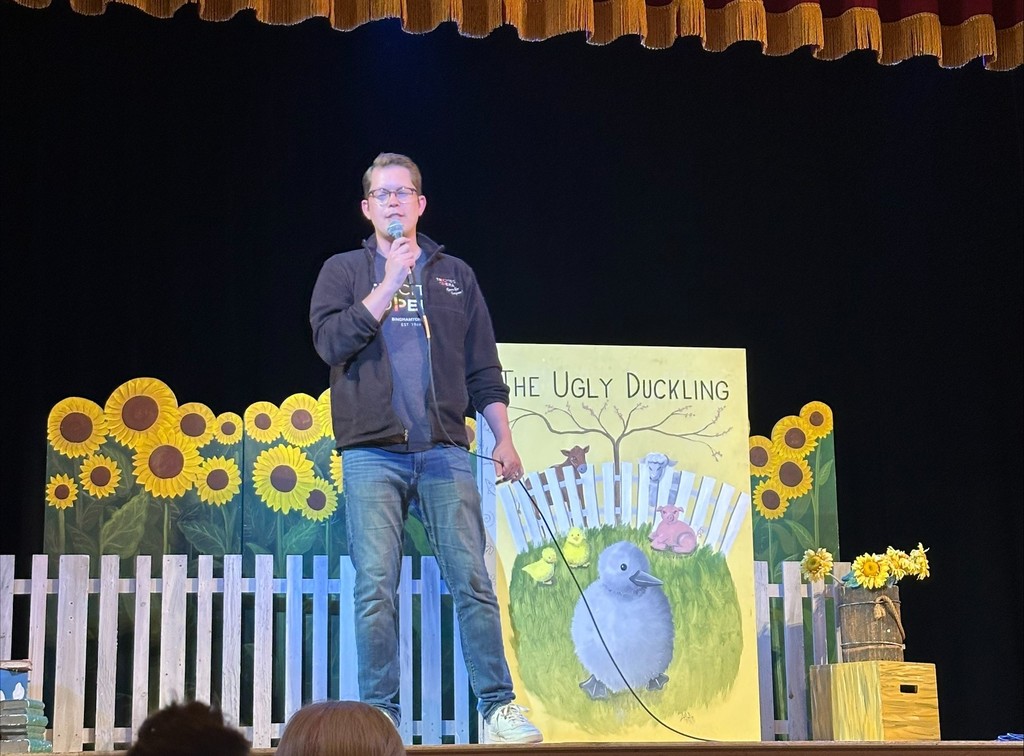 performer on stage of The Ugly Duckling