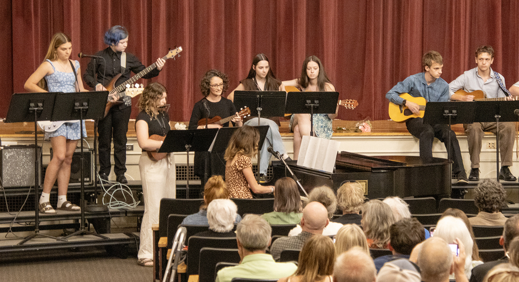 modern band class performing