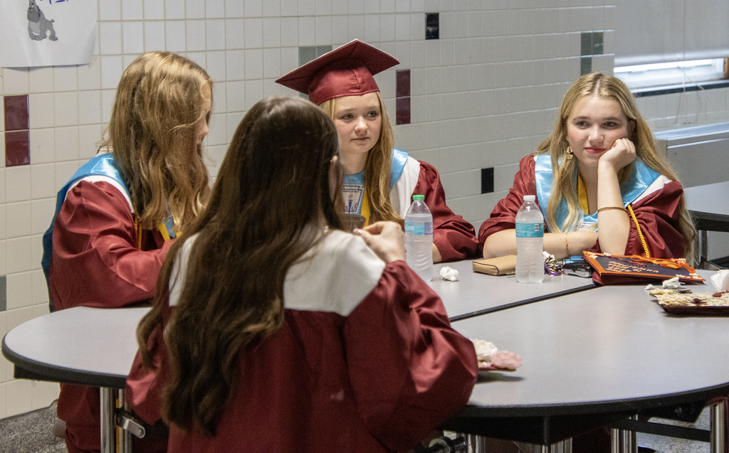 4 seniors wait to graduate