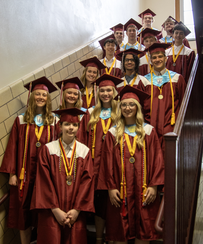 students graduating with biliteracy medal in group picture