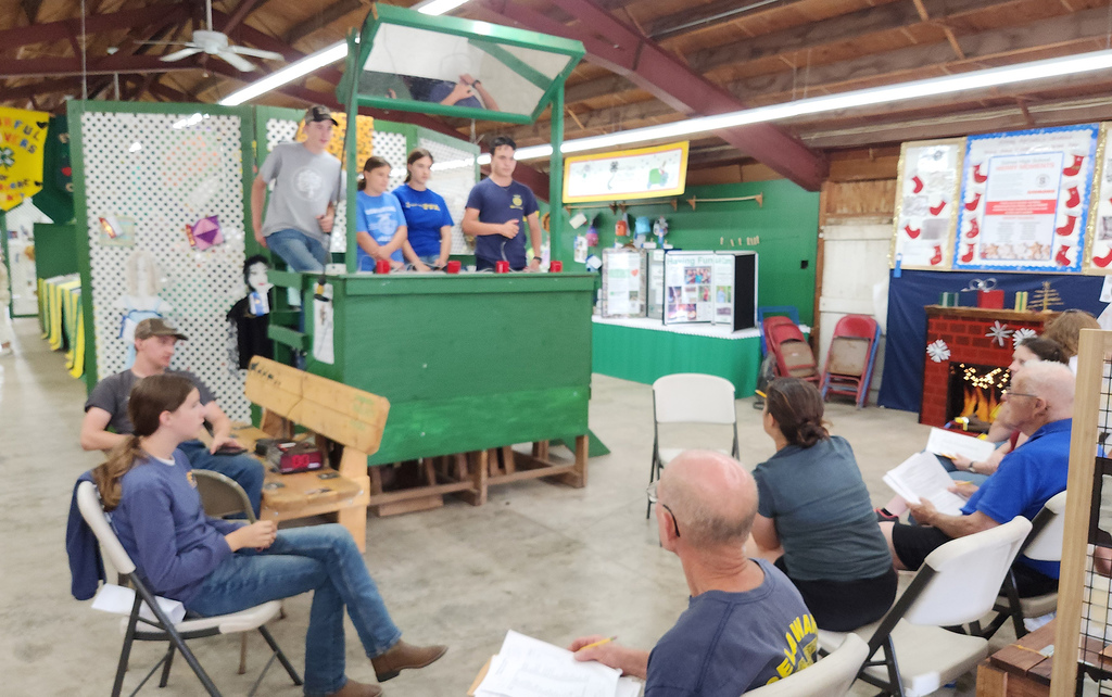 judging taking place in the FFA area