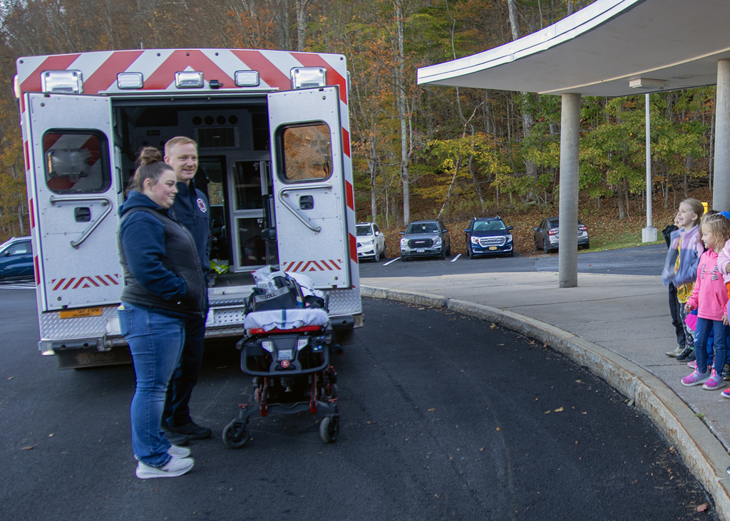 ambulance crew talks to students