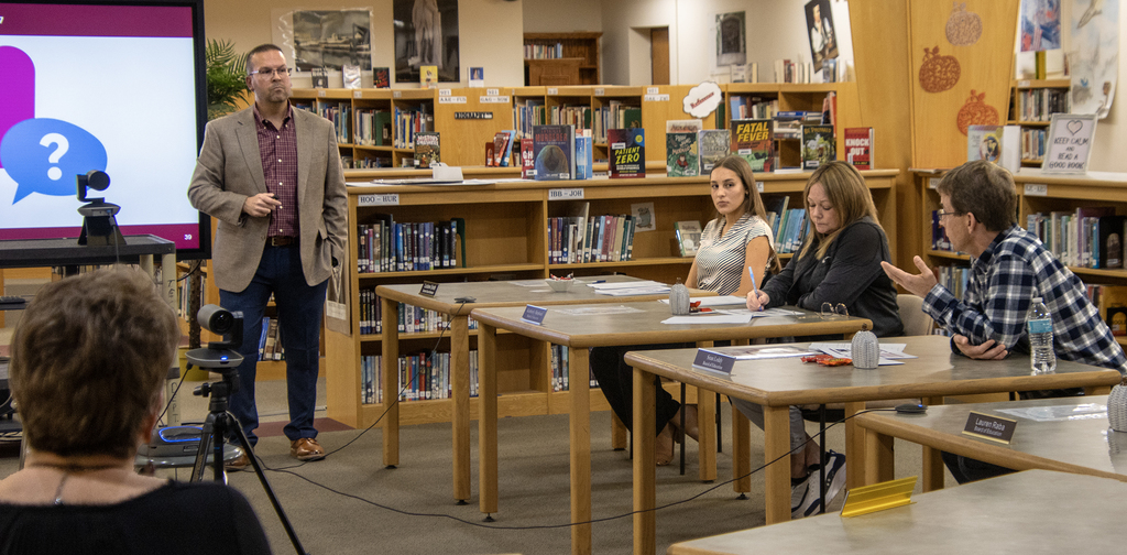DCMO BOCES District Superintendent speaks at DA Board of Education meeting