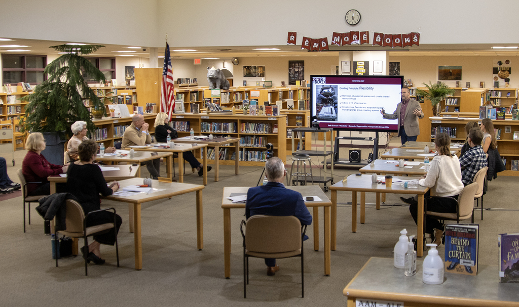 DCMO BOCES District Superintendent speaks at DA Board of Education meeting