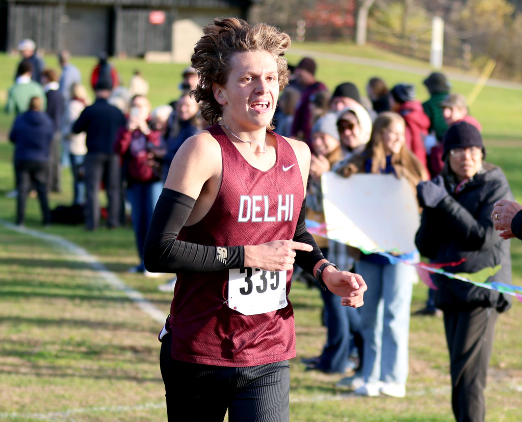 Jaden Lewis, top boys runner