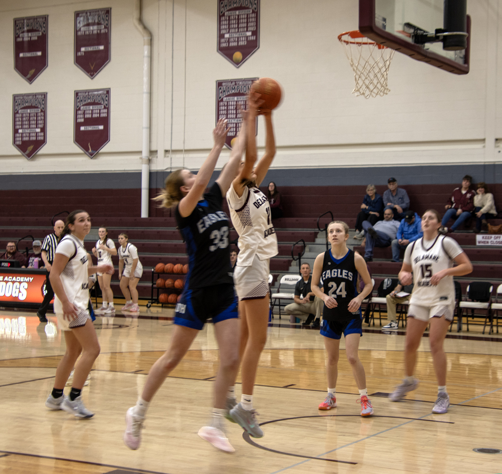 player shooting while defended