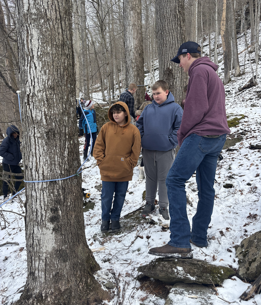 FFA members show 5th graders sap lines