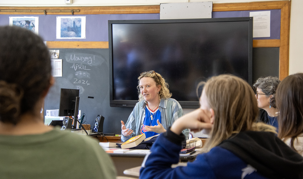 Writer Rosa Rankin-Gee speaks with students