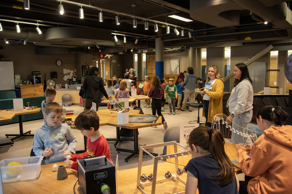 students in Science Discovery Center